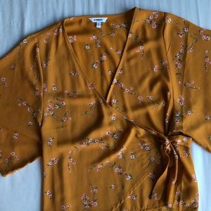 EXPRESS Floral Kimono Wrap Top - Small